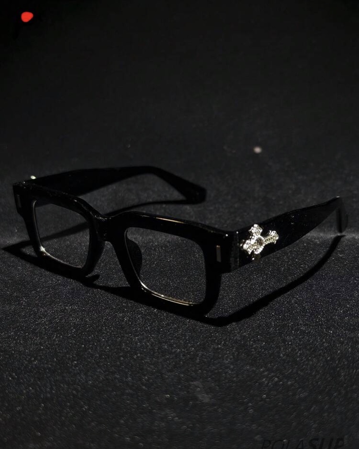 Diamond cross glasses